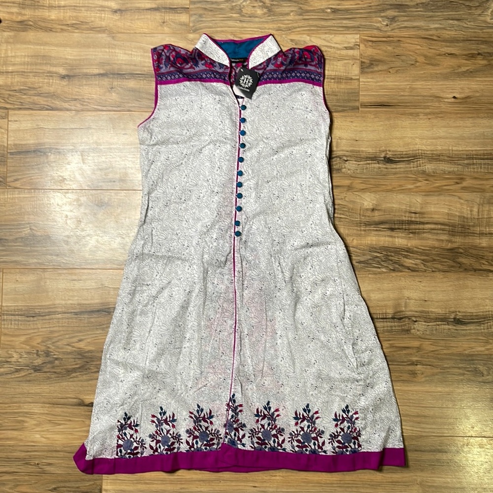 Alkaram Studio Printed and Embroidered Lawn Suit Kurti Loose Collarless Shirt XL